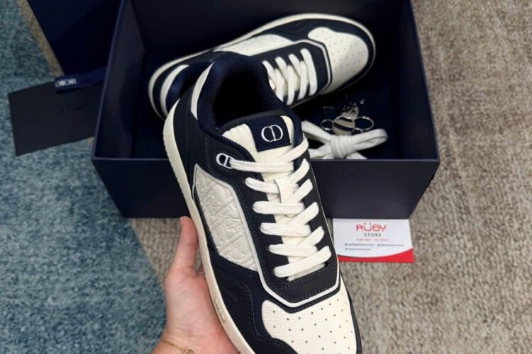 giày Dior B27 Navy And White Grained Calfskin With Gravity