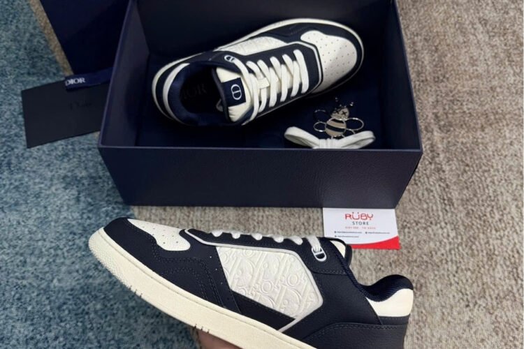 giày Dior B27 Navy And White Grained Calfskin With Gravity