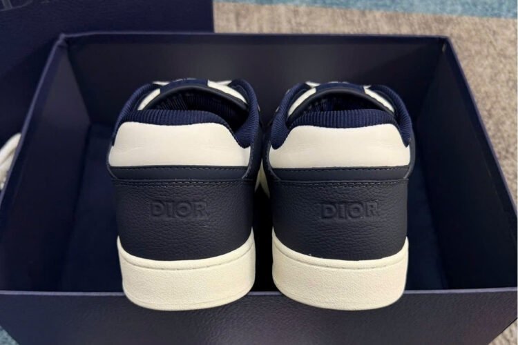 giày Dior B27 Navy And White Grained Calfskin With Gravity