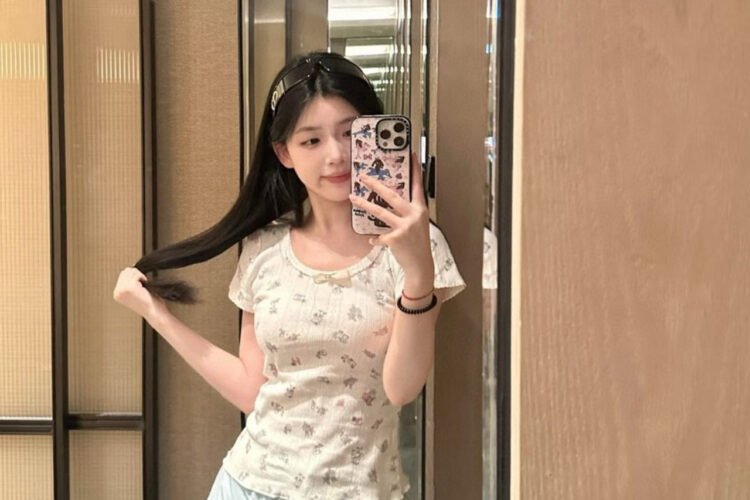 Áo CN 24 Coco White Knit Top Màu Trắng