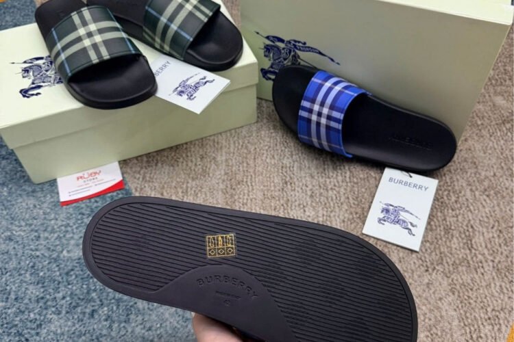 Dép Burberry Check Slides Hyacinth Xanh Dương