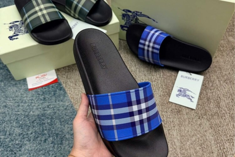 Dép Burberry Check Slides Hyacinth Xanh Dương