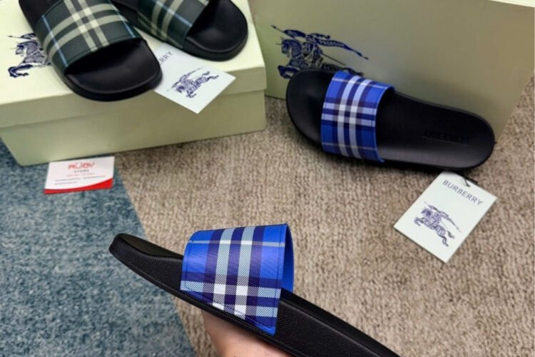 Dép Burberry Check Slides Hyacinth Xanh Dương