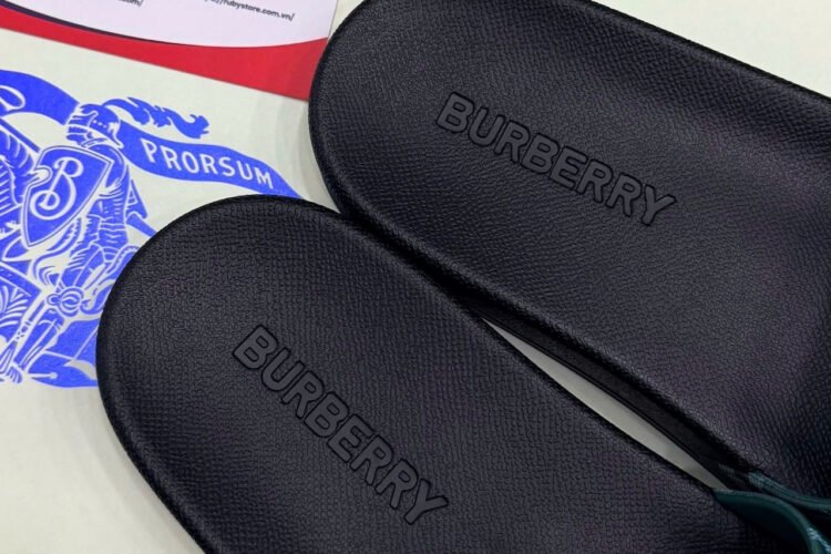 Dép Burberry Check Slides Leaf Màu Xanh