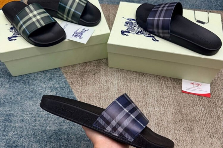 Dép Burberry Check Slides Storm Blue Xanh đen