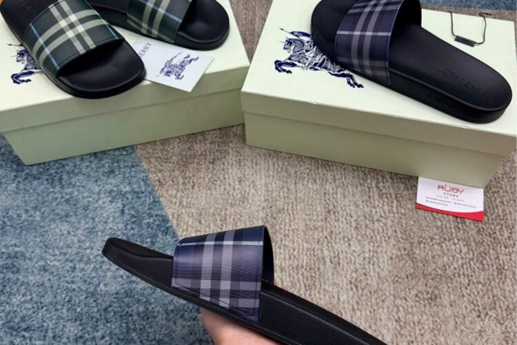 Dép Burberry Check Slides Storm Blue Xanh đen