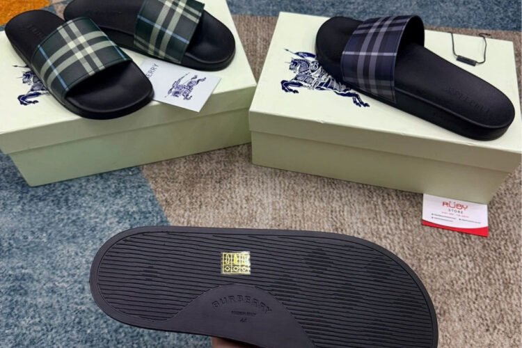 Dép Burberry Check Slides Storm Blue Xanh đen