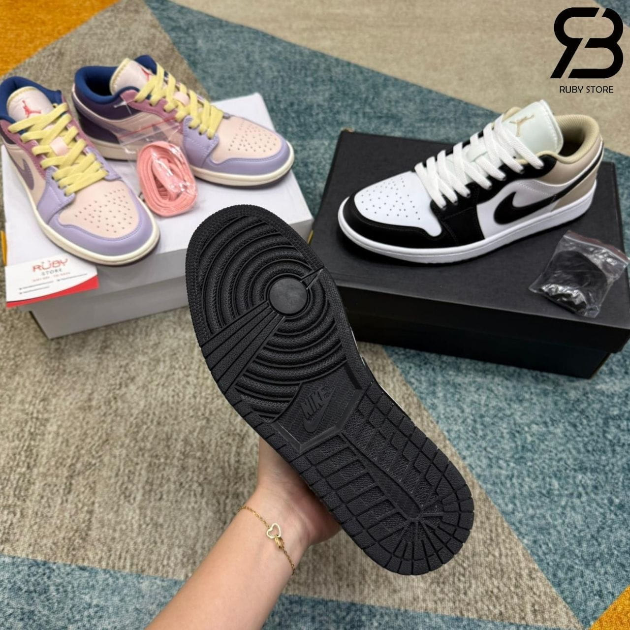 Giày Air Jordan 1 Low Black Toe Rattan Kem Trắng đen
