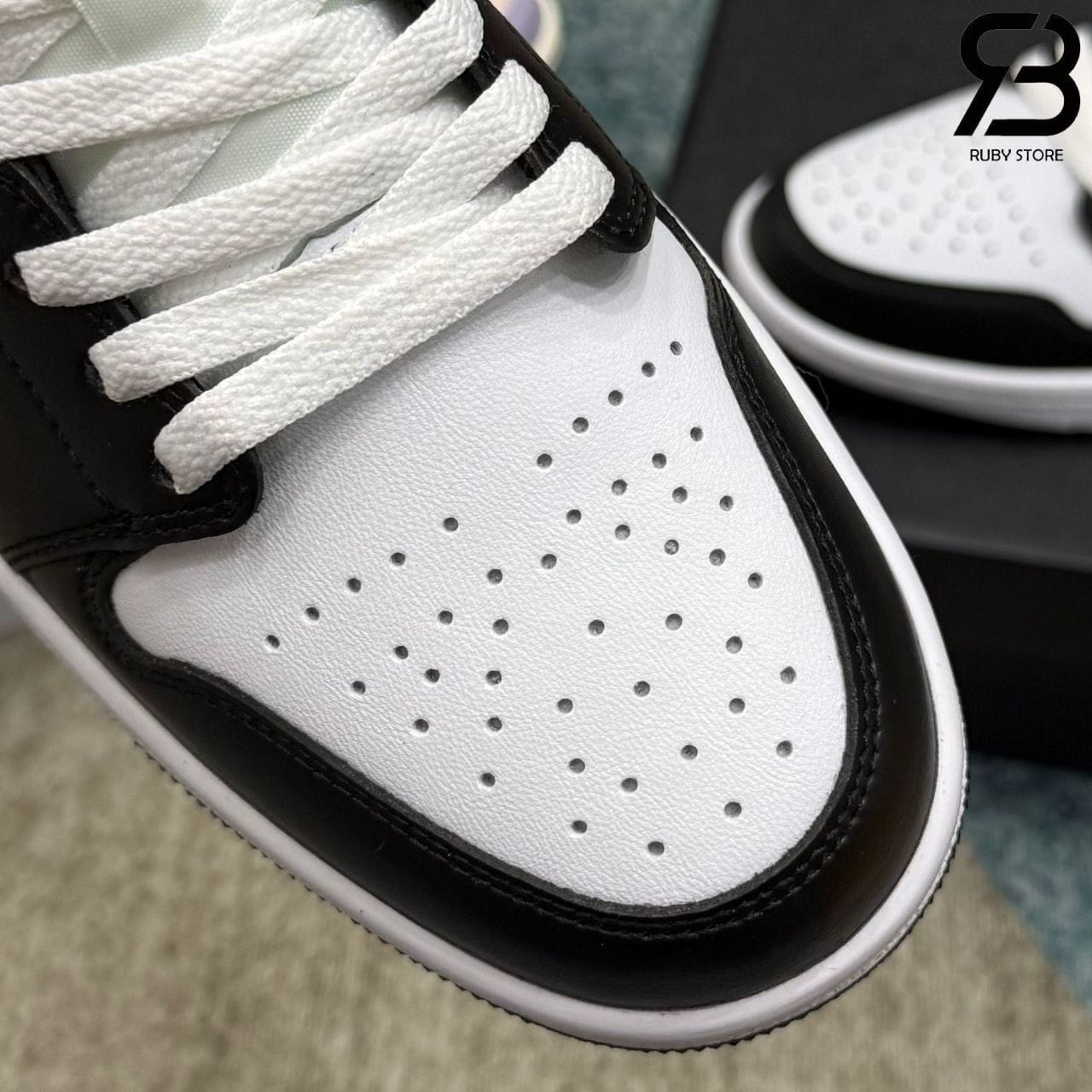 Giày Air Jordan 1 Low Black Toe Rattan Kem Trắng đen