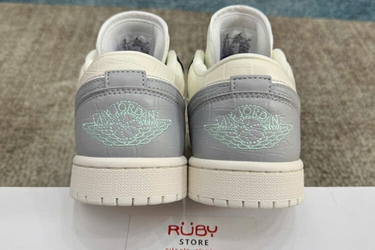 Giày Air Jordan 1 Sail Light Smoke Grey Xám Trắng đen