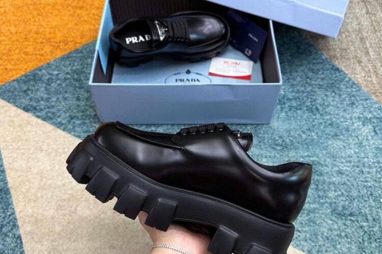 Giày Prada Monolith Brushed Leather Lace Up Loafer Màu Đen