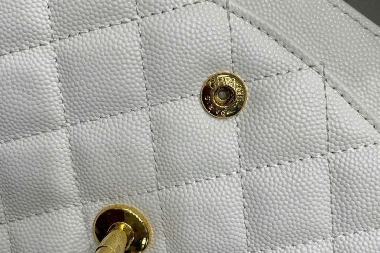Túi CN Classic Medium White Caviar GHW Trắng Khóa Vàng