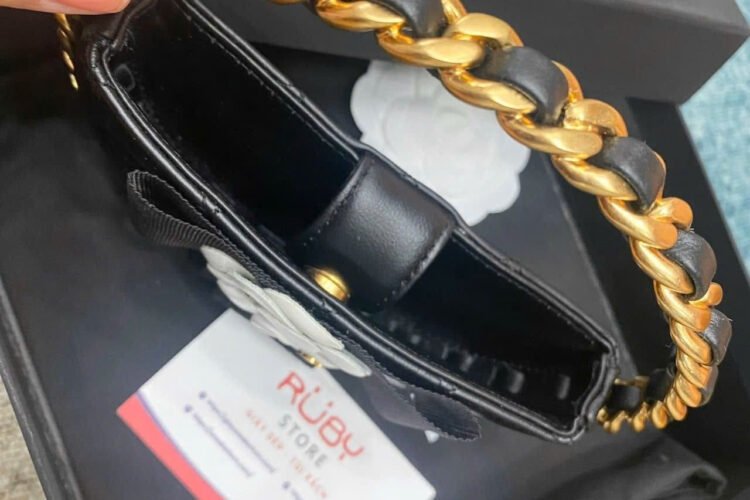 Túi CN Pouch Round Black Lambskin Màu Đen