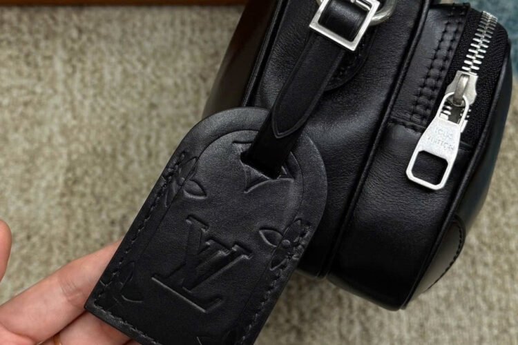Túi LV Nil Messenger M13987 Da Bê Màu đen