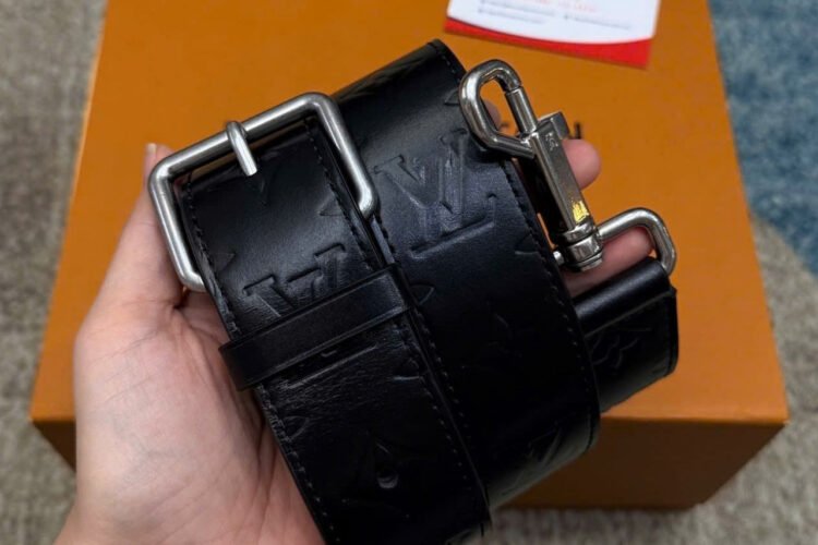 Túi LV Nil Messenger M13987 Da Bê Màu đen