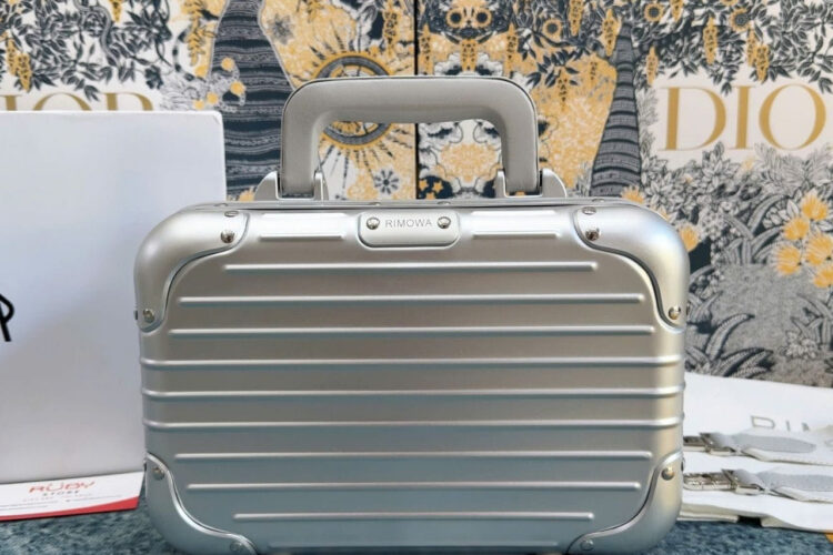 Túi Rimowa Original Aluminium Cross-Body Bag 19 Silver Màu Bạc