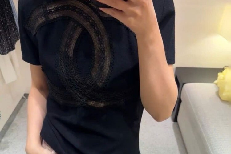 Áo CN 25 Black Top T Shirt CC Logo Màu Đen