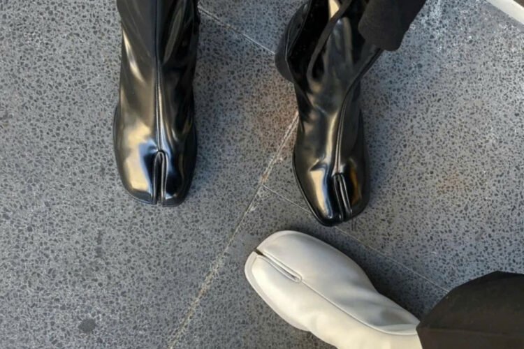 Giày Boots Maison Margiela Tabi Ankle Shiny Black 6.5 CM Đen Bóng