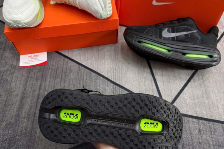Giày Nike Vomero Premium Road Running Shoes đen Xanh Lá