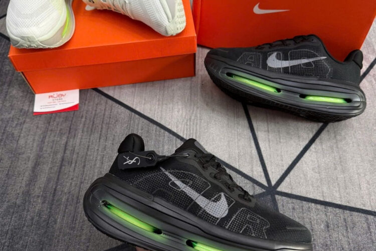 Giày Nike Vomero Premium Road Running Shoes đen Xanh Lá