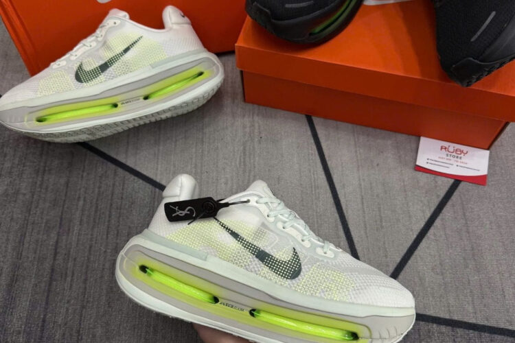 Giày Nike Vomero Premium Road Running Shoes Xanh Lá