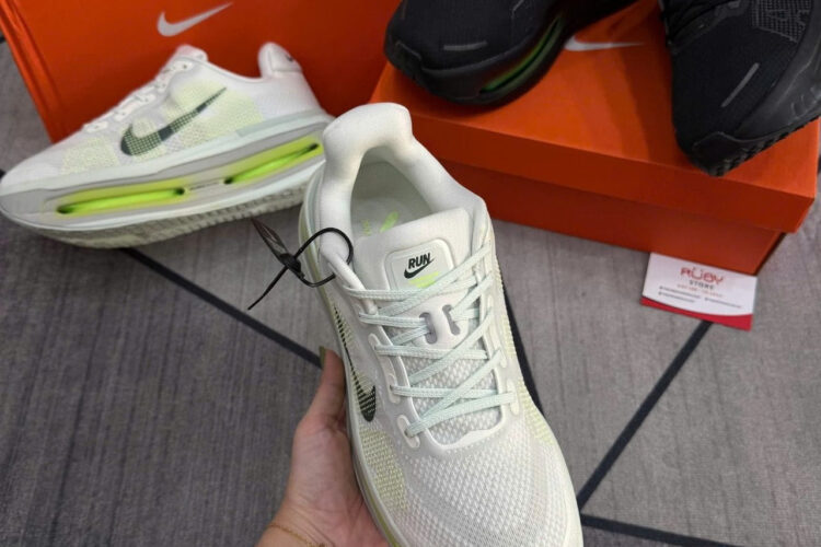 Giày Nike Vomero Premium Road Running Shoes Xanh Lá
