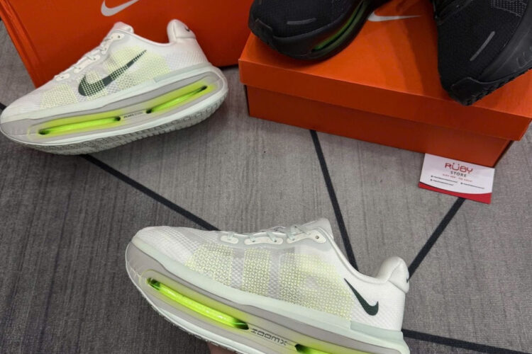 Giày Nike Vomero Premium Road Running Shoes Xanh Lá