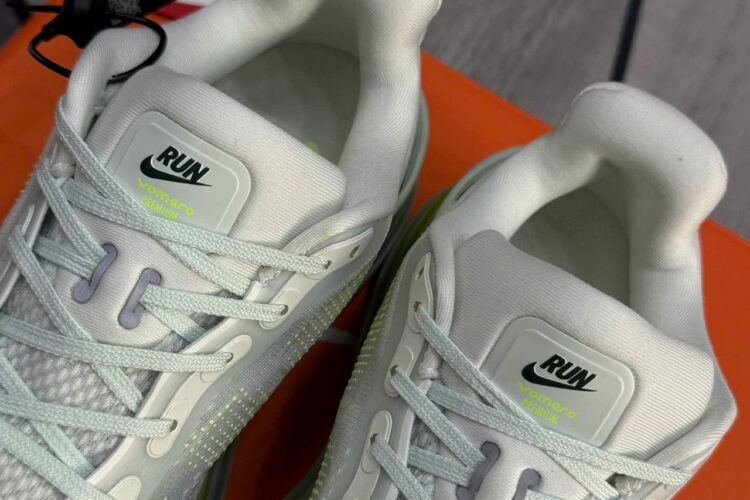 Giày Nike Vomero Premium Road Running Shoes Xanh Lá