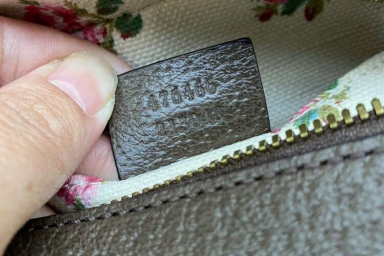 Túi Gucci Neo Vintage GG Supreme Messenger Bag