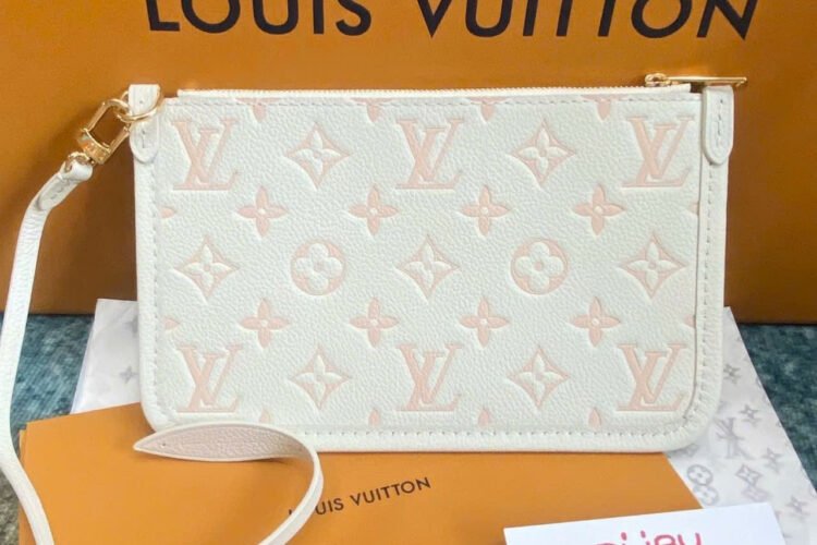 Túi LV CarryAll PM M24141 Bicolor Latte Chamallow Màu Kem
