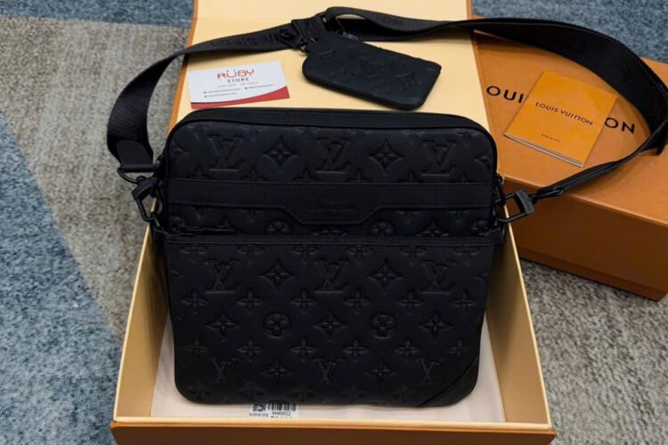 Túi LV Trio Messenger Black Monogram Shadow M46602 đen