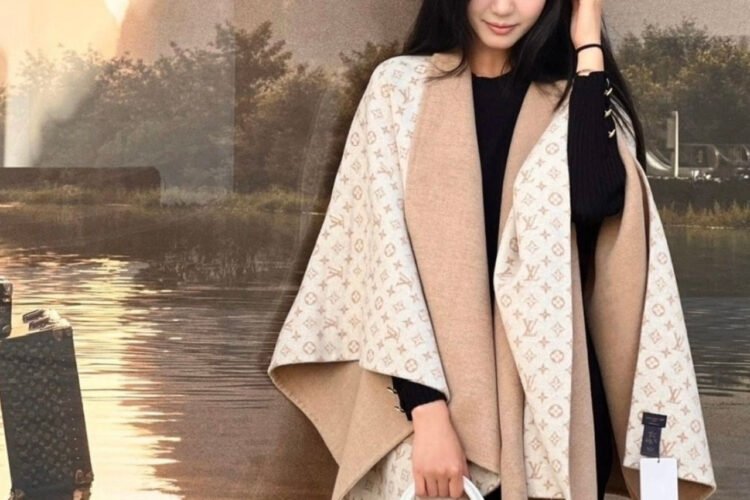 Áo Choàng My Monogram Cape S00 Màu Be