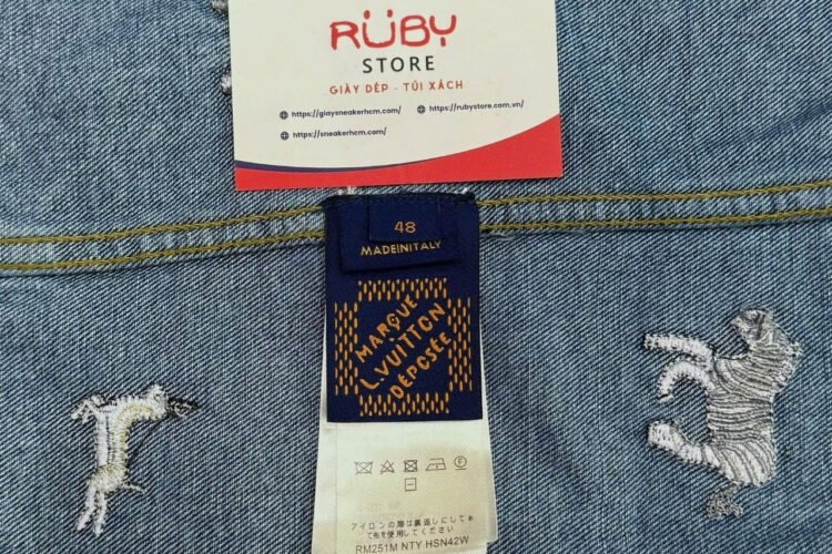 Áo Khoác LV Animal Embroidered Denim Jacket Họa tiết động vật