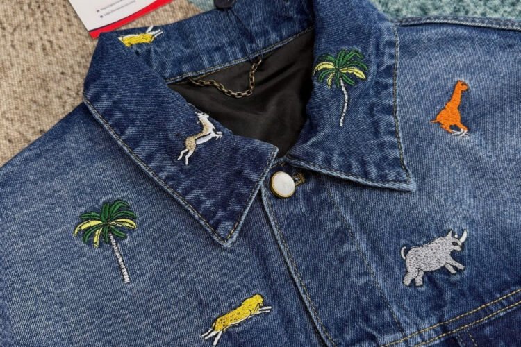 Áo Khoác LV Animal Embroidered Denim Jacket Họa tiết động vật