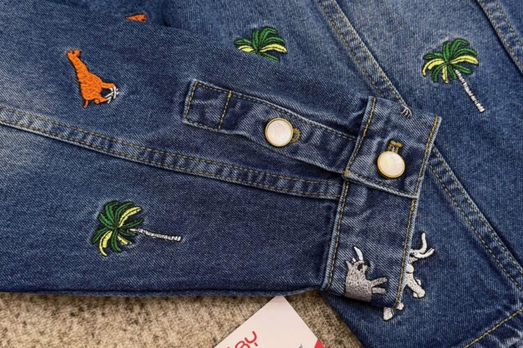 Áo Khoác LV Animal Embroidered Denim Jacket Họa tiết động vật