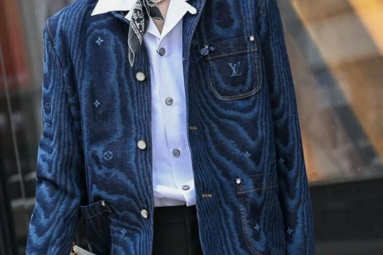 Áo Khoác LV Chic Collarless Denim Jacket Màu Xanh Dương