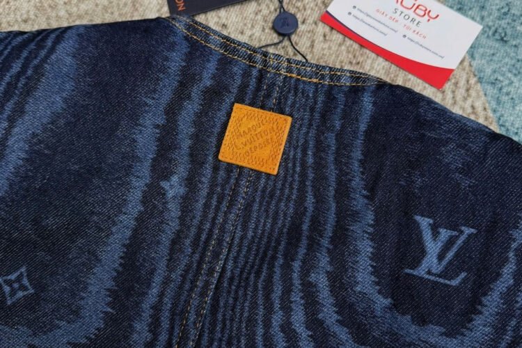 Áo Khoác LV Chic Collarless Denim Jacket Màu Xanh Dương