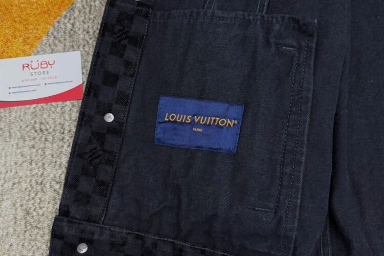 Áo Khoác LV Flocked Damier Denim Trucker Jacket đen