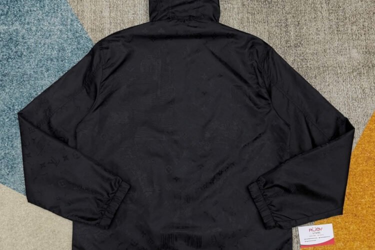 Áo Khoác LV Nylon Windbreaker Màu đen
