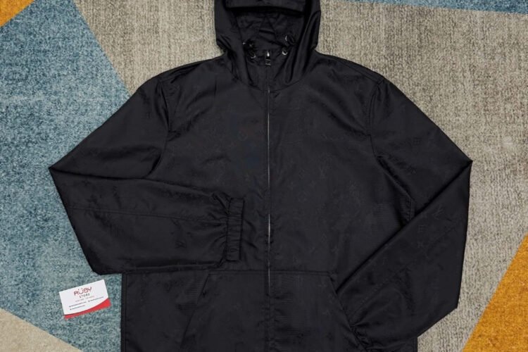 Áo Khoác LV Nylon Windbreaker Màu đen