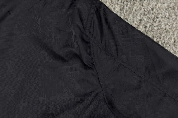 Áo Khoác LV Nylon Windbreaker Màu đen