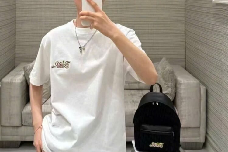 Áo Thun Dior And Kaws T-Shirt White Cotton Jersey Màu Trắng