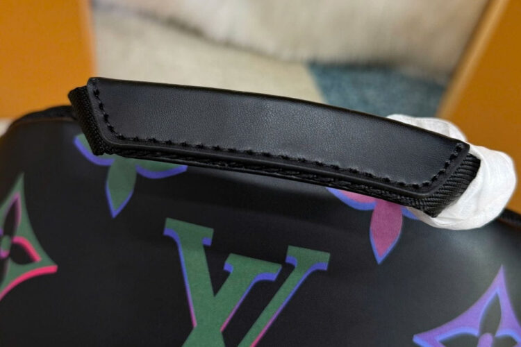 Ba Lô LV Comet Backpack Multicolor Logo Màu đen