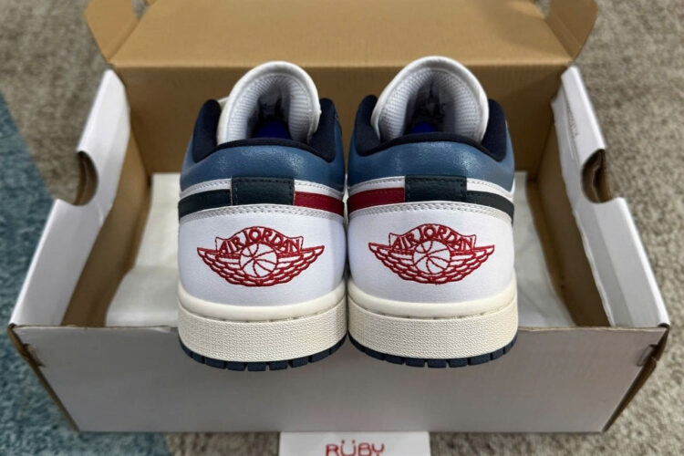 Giày Air Jordan 1 Low Motion Màu Trắng Xanh Dương