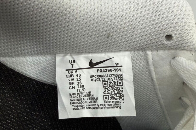 Giày Nike Air Force 1 07 White Black Outsole Trắng Đen