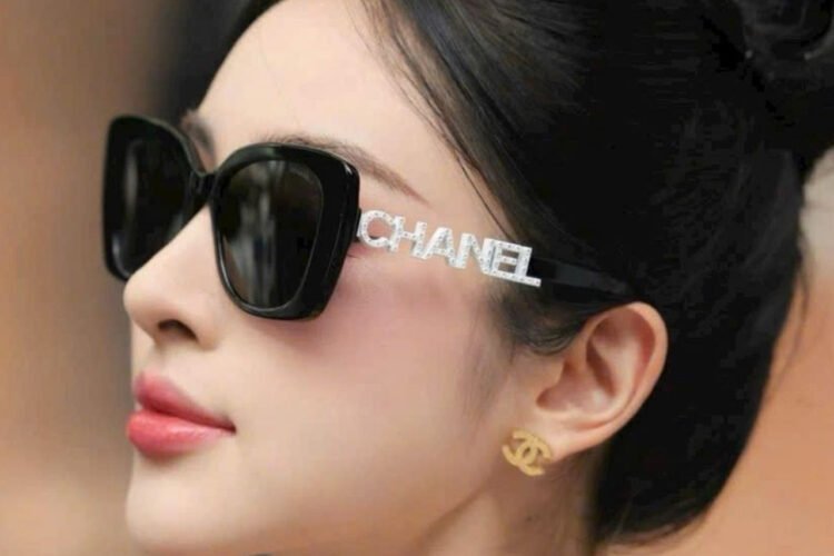 Mắt Kính CN Sunglasses Black White Logo