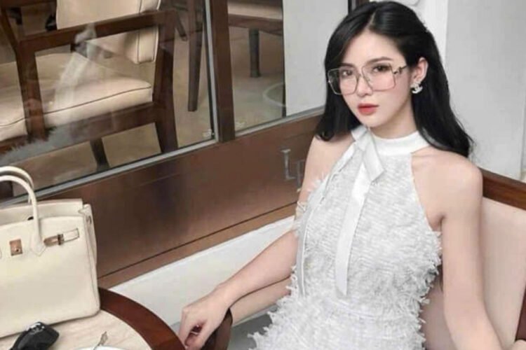 Mắt Kính Loewe Eyeglasses Refined Metal Gold Màu Vàng