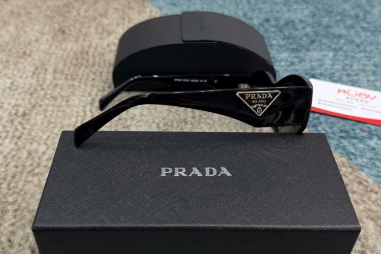 Mắt Kính Prada Oval Sunglasses Black