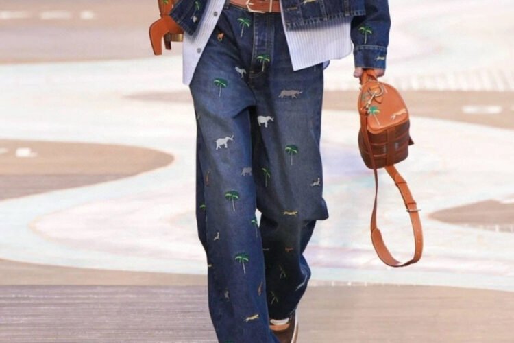 Quần Jean LV Animal Embroidered Denim Pants Họa Tiết Động Vật