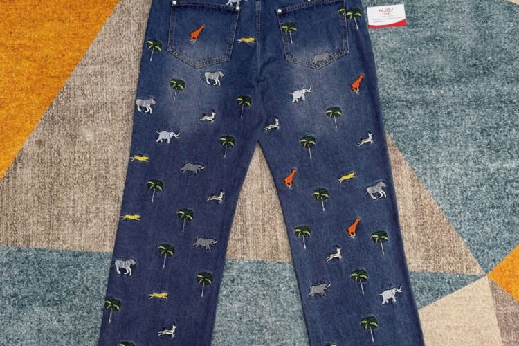 Qu§n Jean LV Animal Embroidered Denim Pants Họa tiết động vật